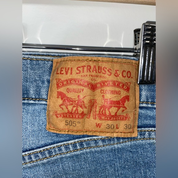 Men’s 505 Levi jeans - Picture 2 of 3